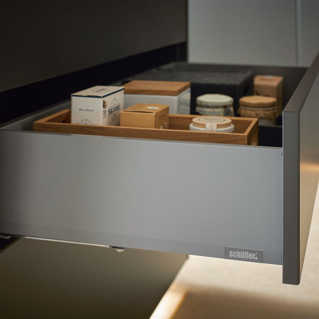 Schueller_Smartglas_L-Kueche_Auszug_Zargenhoehe