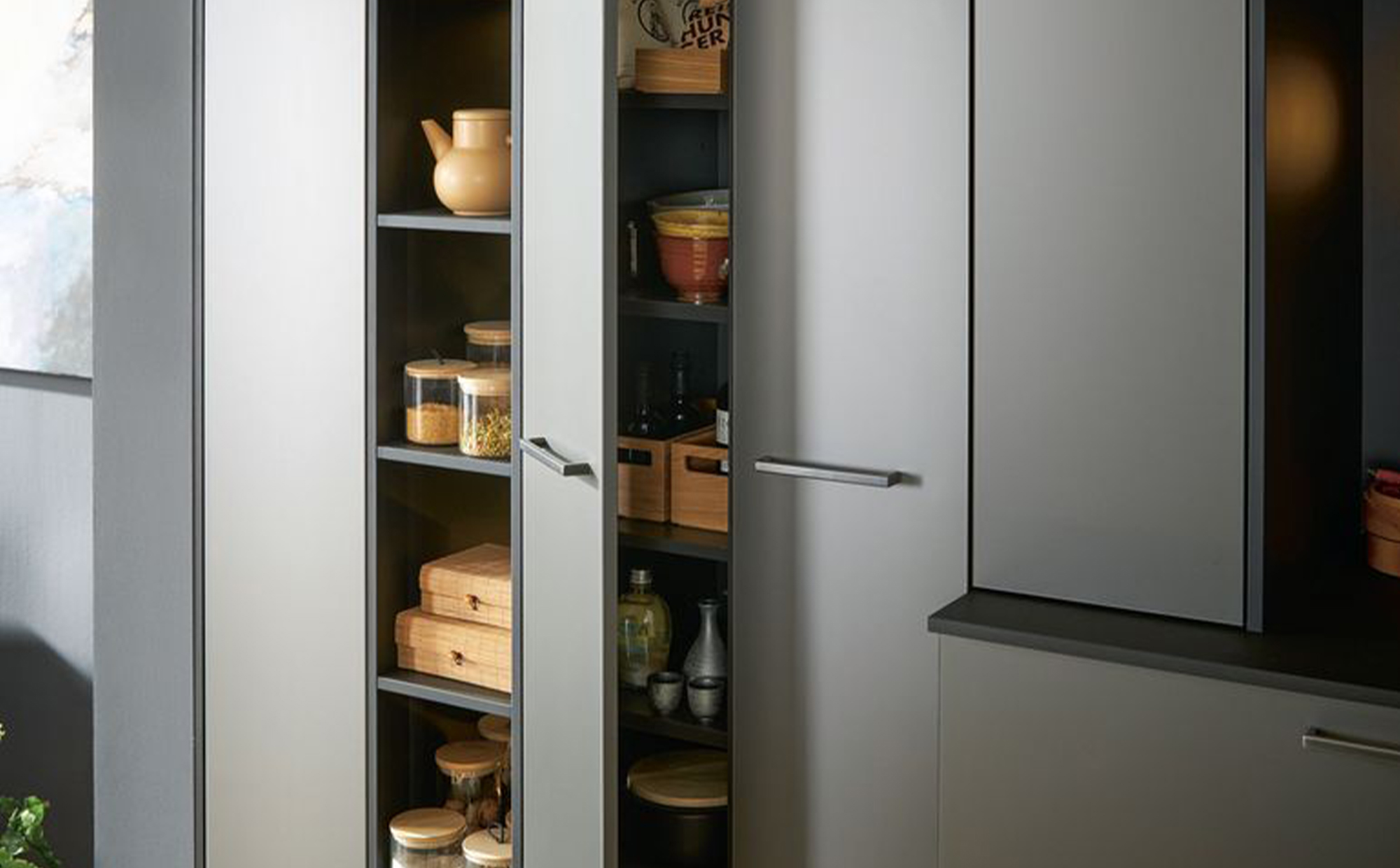 Schueller_Smartglas_L-Kueche_Titangrau_matt