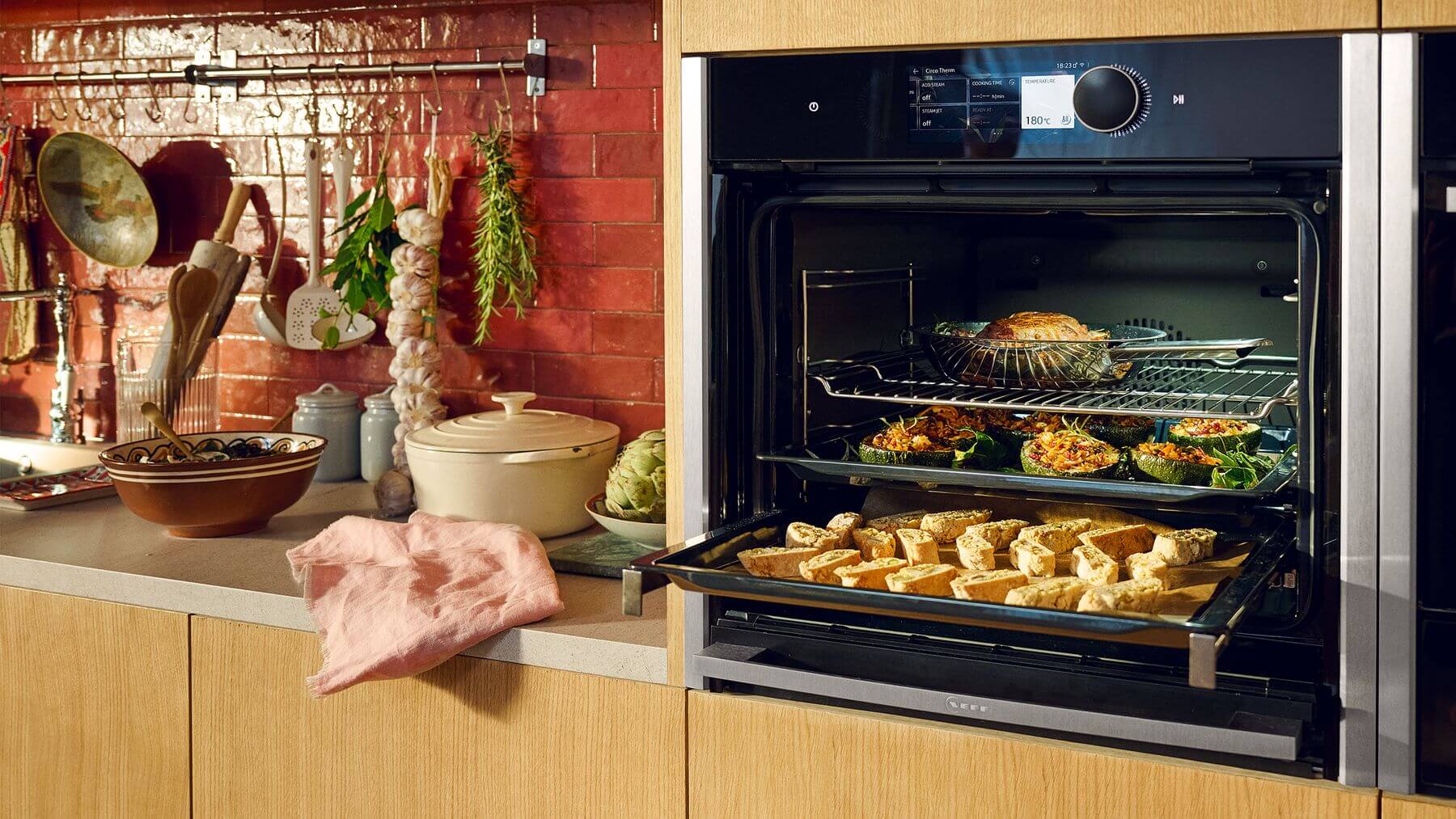 NEFF-N90-SlideandHide-Backofen