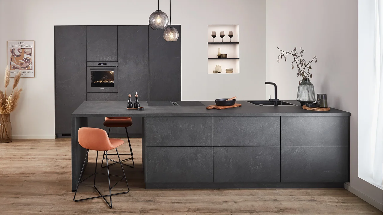 Nobilia StoneArt Küche mit Halbinsel Grauschiefer